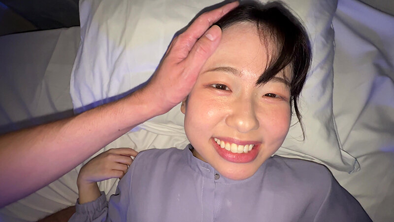 【個人撮影】谷田かりなのデカ舌ディープキス＆ツバ鼻吸い サンプル画像 1