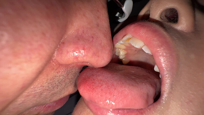 【個人撮影】谷田かりなのデカ舌ディープキス＆ツバ鼻吸い サンプル画像 15