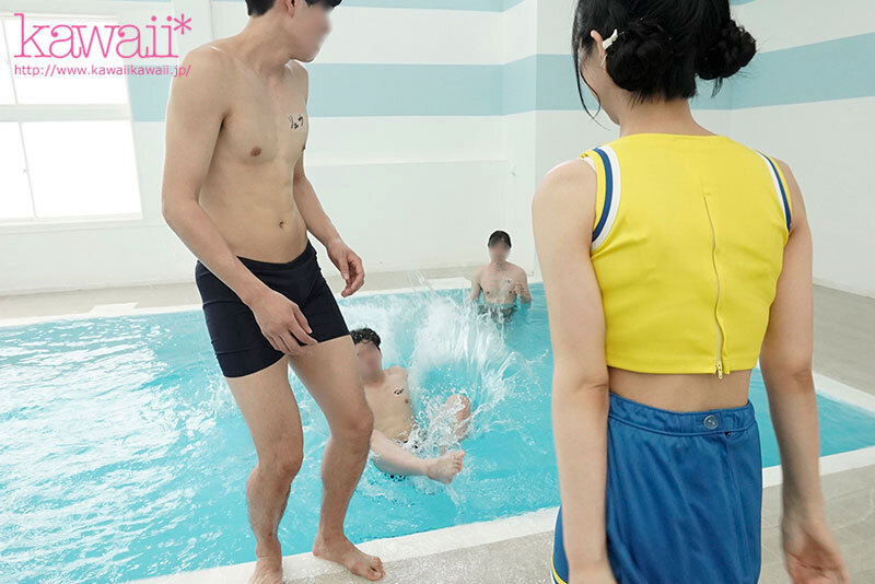 子どもカワイイ童顔女子が童貞クンおち●ぽザーメンを無邪気におま●こで受け止める、合法中出し筆下ろし！ ひなたなつ サンプル画像 4