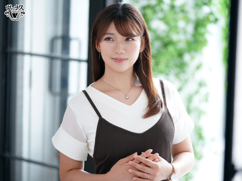 本物素人妻AV Debut！！五つ星ホテルの美人受付嬢は脱いだらスゴいぷっくりエロ乳輪 美月香織 サンプル画像 6