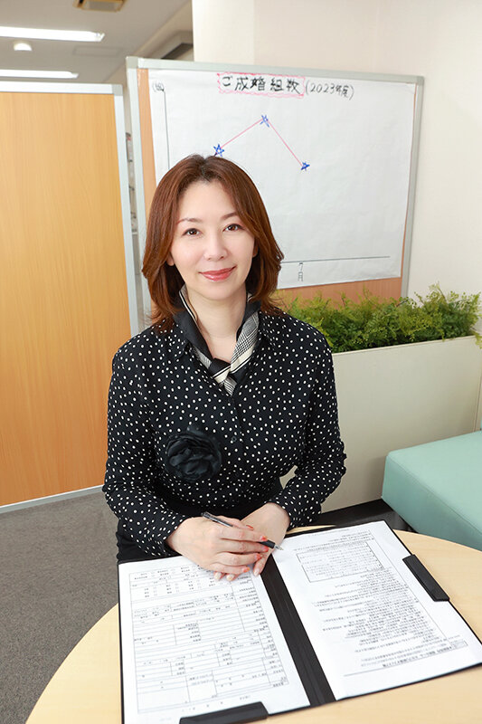 町工場のツンデレ元ヤン娘から結婚相談所の世話好きおばちゃんまで！働く女10人の職業別SEXファイル（16） サンプル画像 2