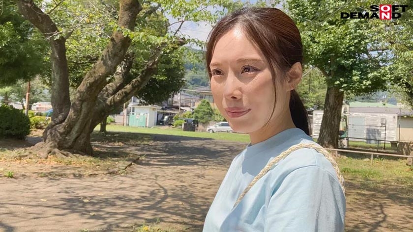 人一倍感じやすい乳首は息子を母乳で育てた証。 結婚18年目 中部地方在住 大学生のお母さん 奥井美郷 42歳 AVDEBUT サンプル画像 2