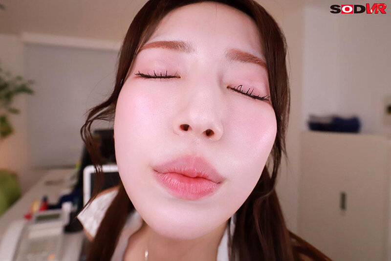 【VR】【8K】彼女のお姉さん（美人社長）の焦らしベロキス練習ゆっくり唾液交換ネットリ濃密快感スローKISSレッスン あかね麗 サンプル画像 3