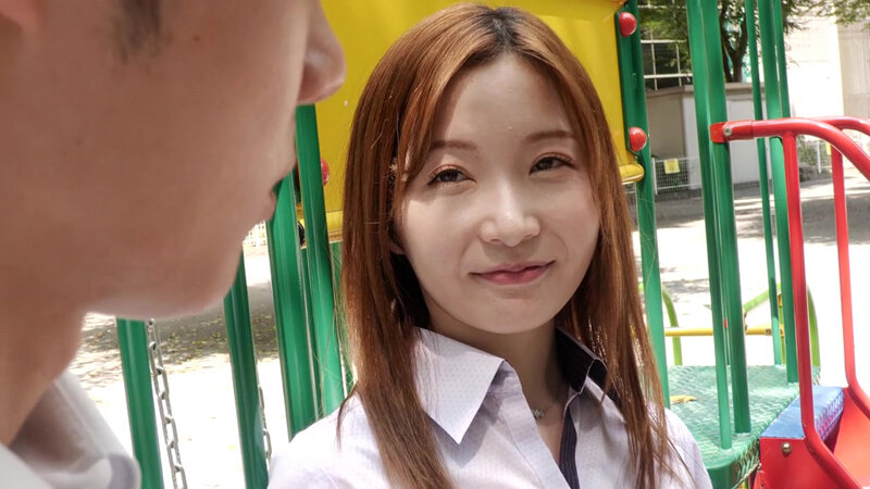 【4K】人妻不倫上司 相部屋NTR調教 新人のときから憧れていた人妻上司とまさかの相部屋…そしてボクらは深い仲になった 小春まり サンプル画像 1