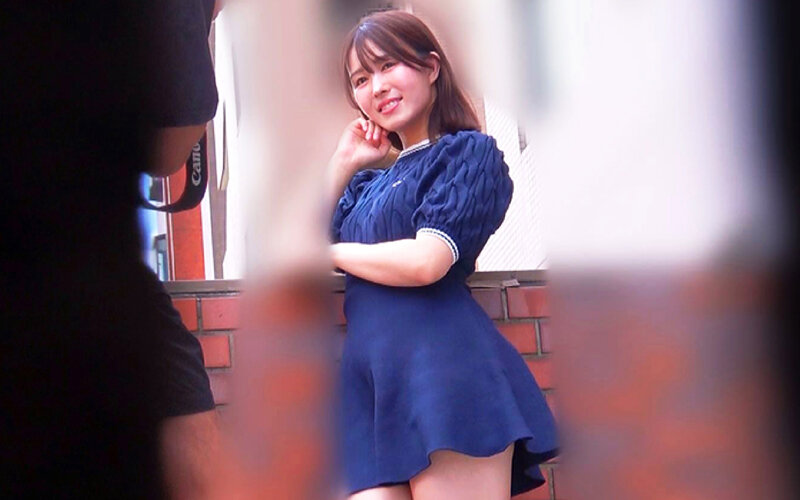 AV現場の盗撮#1。休憩中、AV監督にタダマンされてしまう幾野まち。 サンプル画像 1