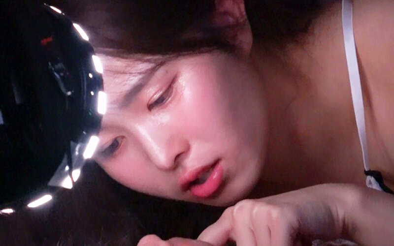 AV現場の盗撮#1。休憩中、AV監督にタダマンされてしまう幾野まち。 サンプル画像 16