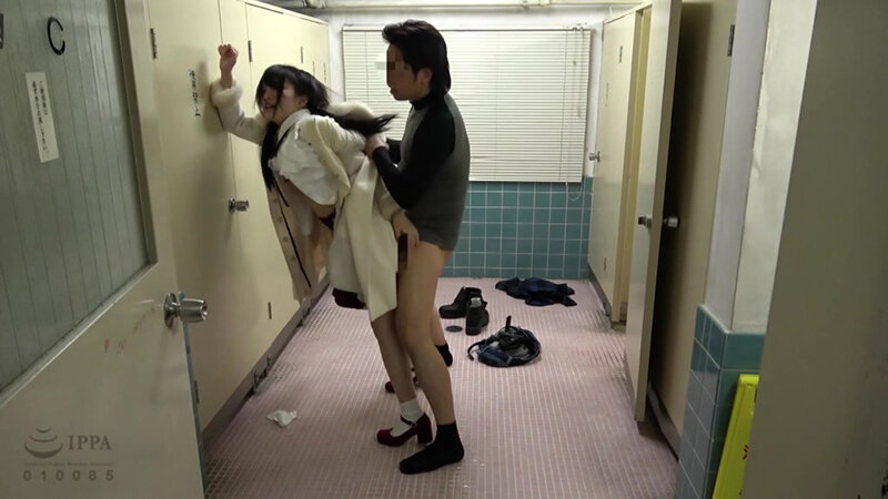 女子大生トイレ押し●み中出し 2 サンプル画像 13