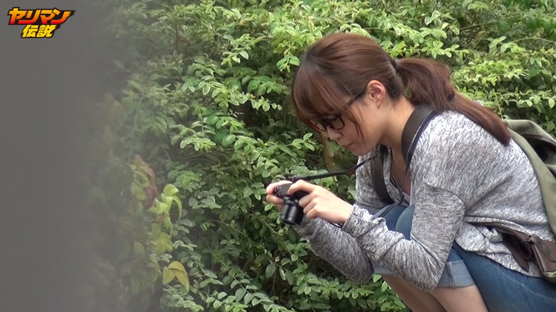 ガーリッシュとは無縁な黒縁メガネのカメラ女子。華奢で小さな体系に似合わない豊満なおっぱいでSEX大好きなヤリマン女だった! マミ サンプル画像 1