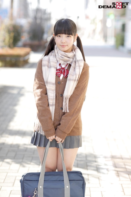 【女子学生限定】マジックミラー号 「下着メーカーのモニター調査」と称して生おっぱいをモミモミしながらインタビュー 清純そうな見た目からは想像もつかない超ドえろ発言連発！敏感な美乳をもみほぐされて感度抜群女子学生が大人ち○ぽでイキまくり！10人中10本番！2 サンプル画像 4