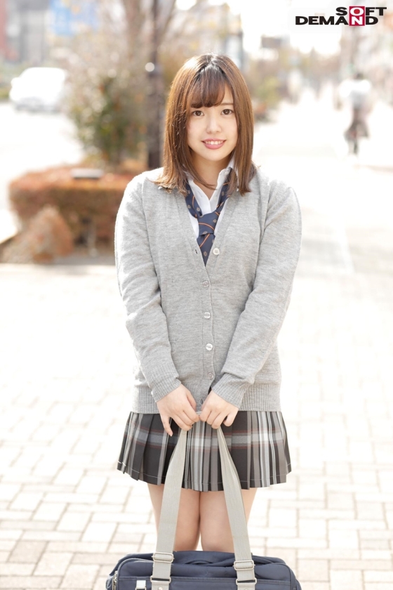 【女子学生限定】マジックミラー号 「下着メーカーのモニター調査」と称して生おっぱいをモミモミしながらインタビュー 清純そうな見た目からは想像もつかない超ドえろ発言連発！敏感な美乳をもみほぐされて感度抜群女子学生が大人ち○ぽでイキまくり！10人中10本番！2 サンプル画像 5
