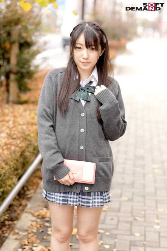 【女子学生限定】マジックミラー号 「下着メーカーのモニター調査」と称して生おっぱいをモミモミしながらインタビュー 清純そうな見た目からは想像もつかない超ドえろ発言連発！敏感な美乳をもみほぐされて感度抜群女子学生が大人ち○ぽでイキまくり！10人中10本番！2 サンプル画像 9