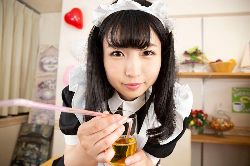 【VR】脱糞メイドカフェ まこのケツ穴ひり出しマスカットロパフェはいかがですか? 前多まこ サンプル画像 17