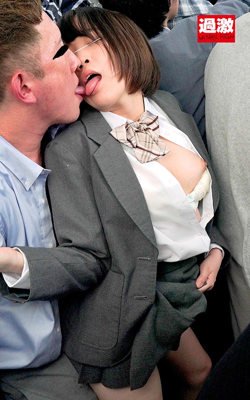 痴●師の強引接吻で発情しバックで自ら腰を振りながら振り向きディープキスで舌を絡める女子○生 サンプル画像 10