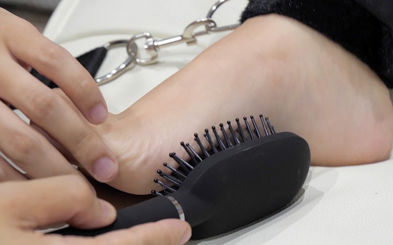 くすぐりプレイ～拘束くすぐり～ 紺野ひかる サンプル画像 8