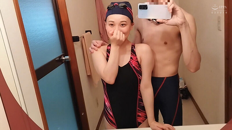 チンチン離さなくてめちゃくちゃエッチな女の子 競泳水着と剛毛マ○コに腔内&中出し2連発!! 花音うらら サンプル画像 1