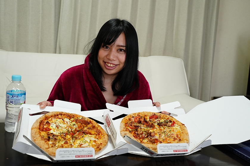 ぽっちゃり美女はよく食ってよく出す！ 餅田ササピリカ サンプル画像 14