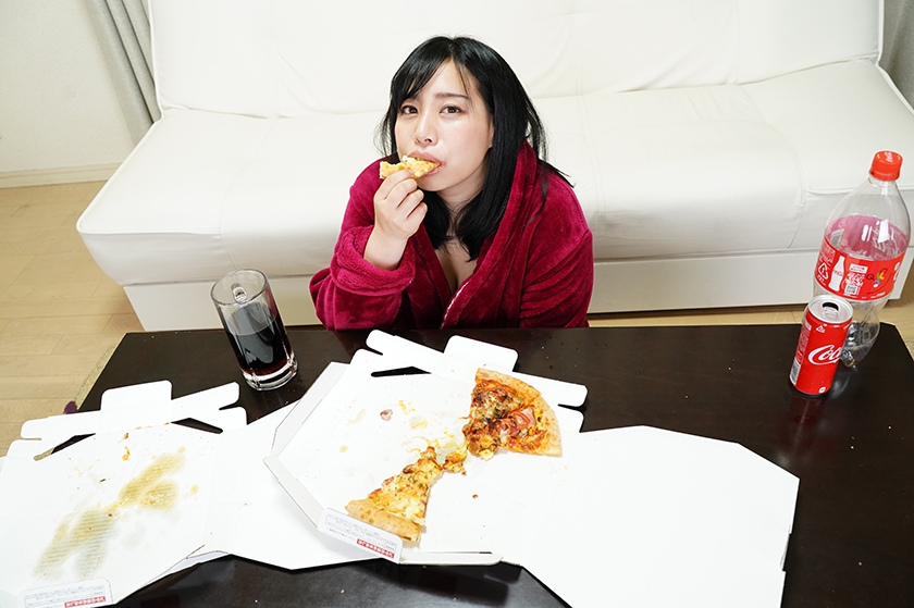 ぽっちゃり美女はよく食ってよく出す！ 餅田ササピリカ サンプル画像 15