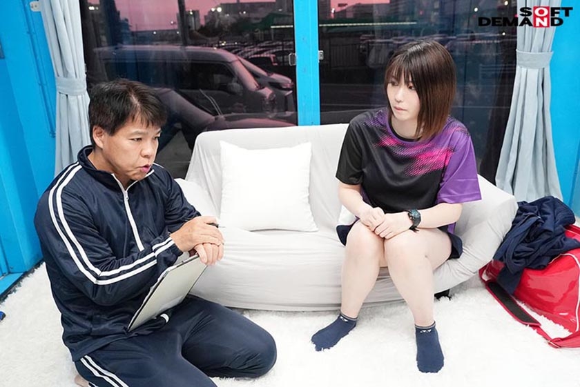 マジックミラー号 青春を部活に捧げるスポーツ女子大生限定！膣内洗浄でカラダのお悩み即解決！練習終わりのJDむれむれおマンコからジョボジョボ恥じらい大噴射！敏感になったキツマンへデカチン挿入！ サンプル画像 13