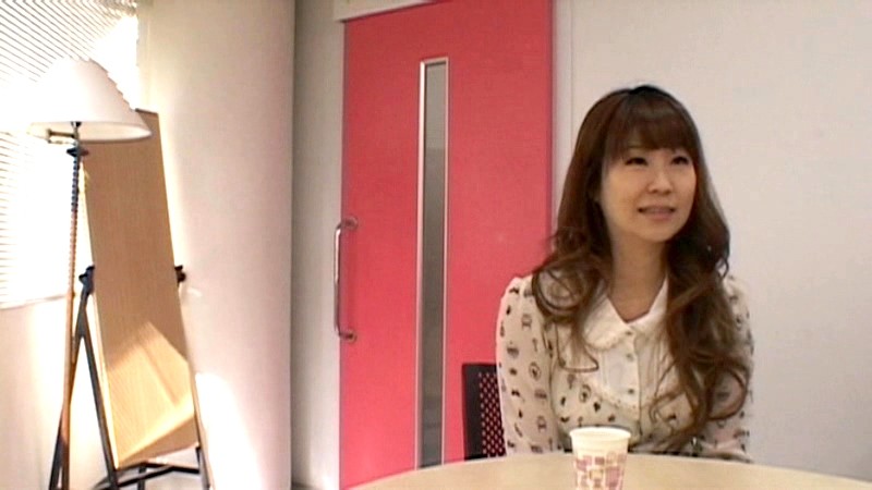 AV初面接！熟れた人妻 鏡で見たの初めて、恥ずかしい… サンプル画像 1