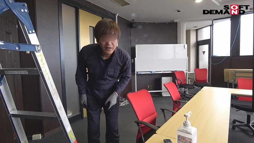 女子社員 吉岡明日海と入れ替わった俺は社内でヤリたい放題！セックス生・配・信からの俺のカラダとセックス サンプル画像 12