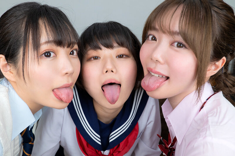 【VR】軽蔑見下しパンチラでニートのボクを虐めてくる義妹達 サンプル画像 7