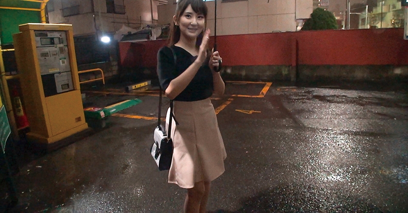 街角でスレンダーで目が大きくて可愛い奥さんにインタビューと偽り事務所に連れ込んで仕掛けたエロトラップでメ~ロメロにして中出し性交! のどかさん30歳 サンプル画像 1