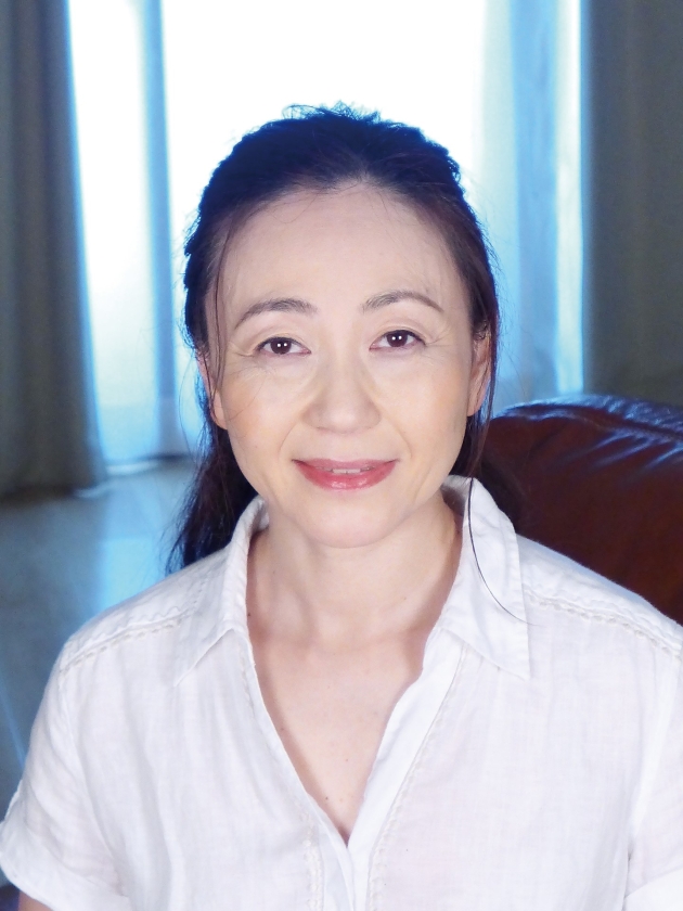 熟女 おもらしする昼下がり エアコン修理の中年男は汗だくの美熟女にボッキしてしまい… 股間をいじられ夫の上司に寝取られた妻 サンプル画像 2