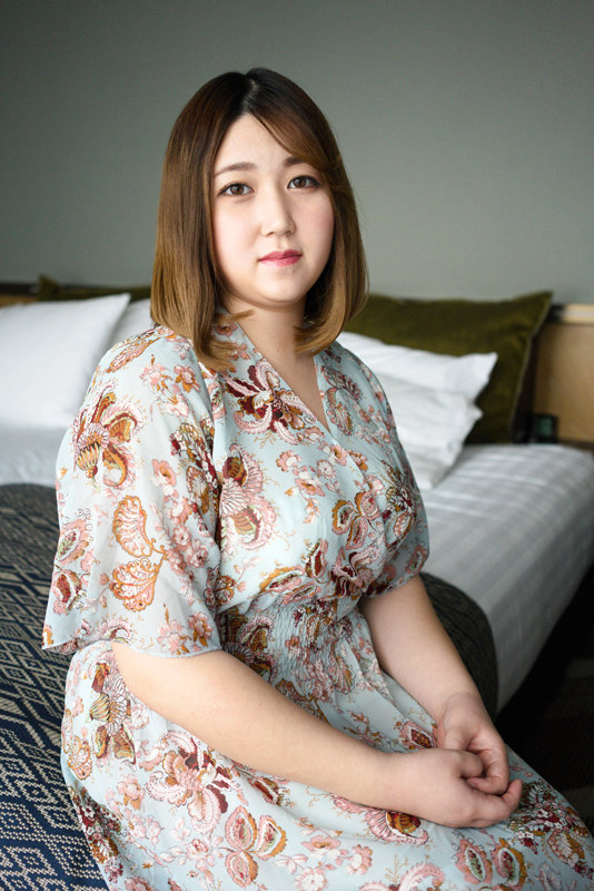 ムチムチ爆乳シングルマザー、母乳DEBUT。佐野あいみ サンプル画像 1