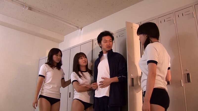 ラッキーハプニング!何かの勘違いで可愛い3人組が俺のデカマラに悪戯という名のご褒美(パイズリ/フェラ)をしてくれちゃう!勢いあまって口内射精で怒られました(笑) サンプル画像 1