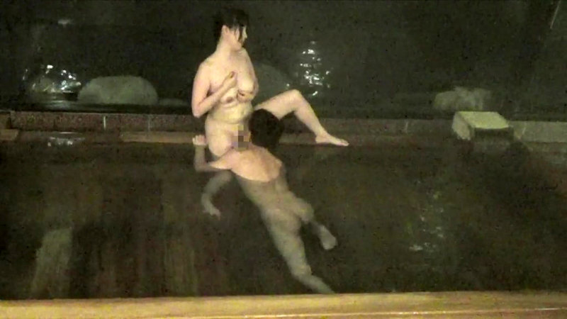 混浴盗撮8 むっちり美人の要求不満人妻と 混浴風呂で一発ハメちゃいました サンプル画像 5