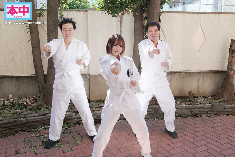 見た目そっくりな義兄2人が推しの芸人に激似すぎて…幼な妻が交互に浮気中出しSEXを繰り返す不貞な日々夫には言えない不在逆NTRハーレム3P性交 松本いちか サンプル画像 1