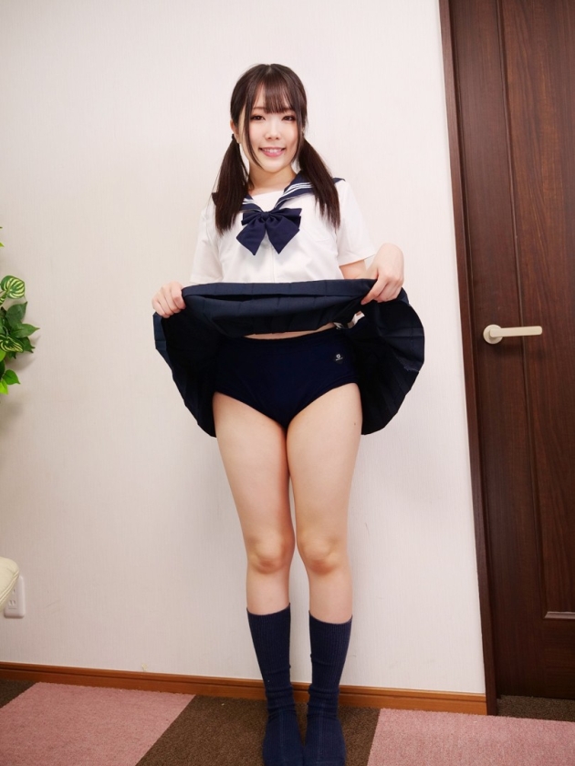 アパートの隣に越してきた女の子にブルマを見せたら興味津々!すると毎日のように僕の部屋に遊びに来てはブルマを穿いて僕を惑わしてくる サンプル画像 1