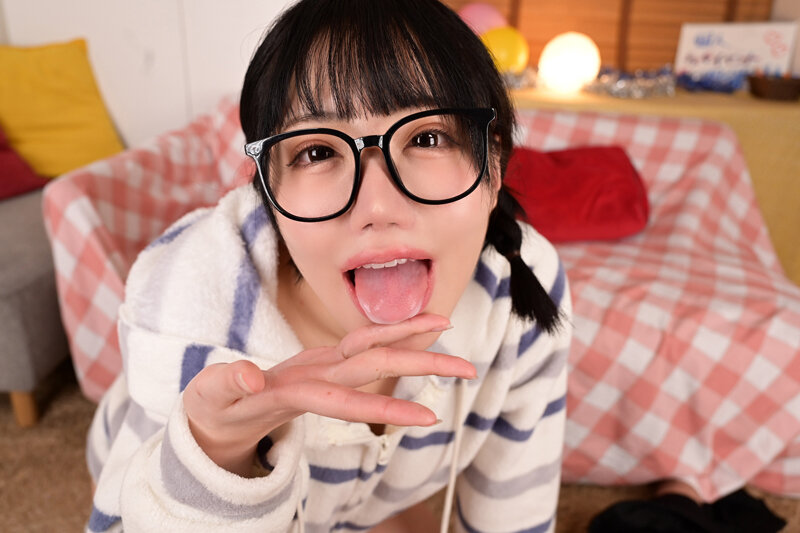 【VR】【8K】地下ドルの唾液たっぷり◆キスキス騎乗位VRベロチュウ接近・唾飲み放題・圧倒的多幸感【裏OP・初回限定】真面目な地下ドルのエロすぎる濃厚体液交換にトロけ過ぎて沼ってしまった僕『やや』 サンプル画像 8