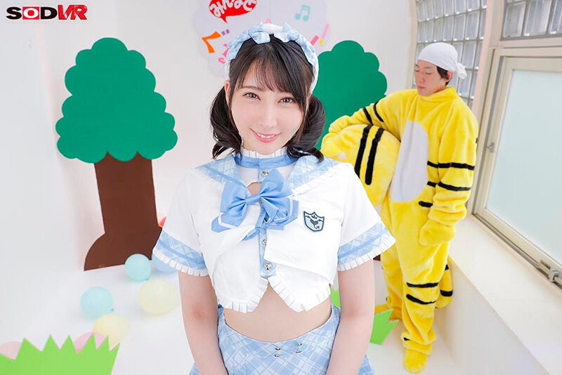【VR】【8K】(追跡視点)うたのおねえさんの楽屋に潜入して強●VR 夏目響 サンプル画像 2