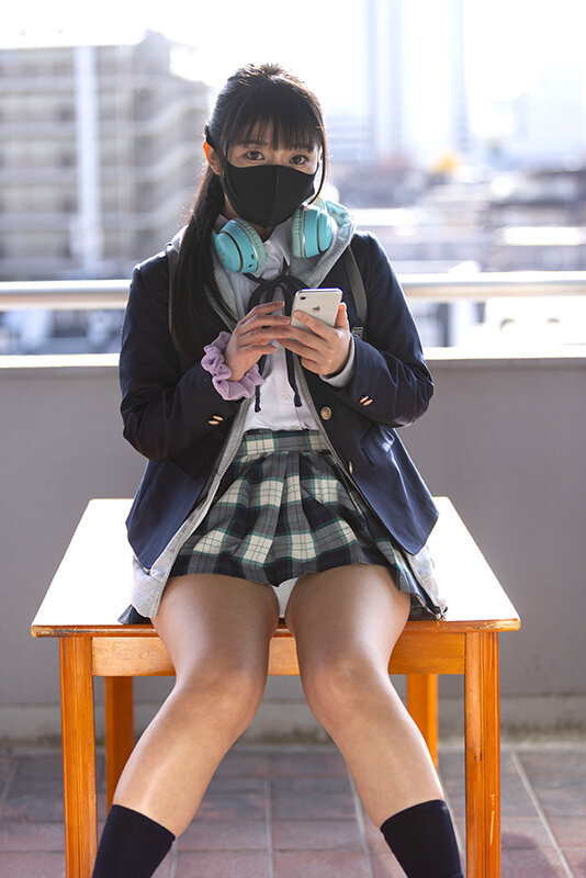 【VR】周りとは群れない黒マスク学生 上下の蒸れたオクチに何でもし放題 サンプル画像 2