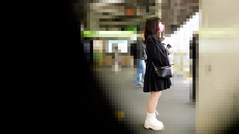 痴●電車＃021 触られてビクッ！とっても敏感なウブなハーフ女子 サンプル画像 4