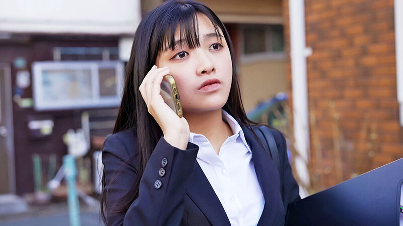 上納システムの餌食になった新卒不動産営業OL 賄賂は未発達の新鮮なアナル!怒涛の3Pで調教イラマ 3穴ブッ挿し中出し!絶望白目絶頂メス奴●堕ち アナル美少女いくら 海野いくら サンプル画像 1