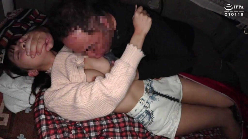 膣汁を精液に置換！ パンチラで男性視聴者を誘惑するソロキャン女子 インフルエンサーの就寝中にテントにこっそり入って添い寝しても最後は中出しまでヤらせてくれる～ぼっち系ソロキャン女ch.～ サンプル画像 1