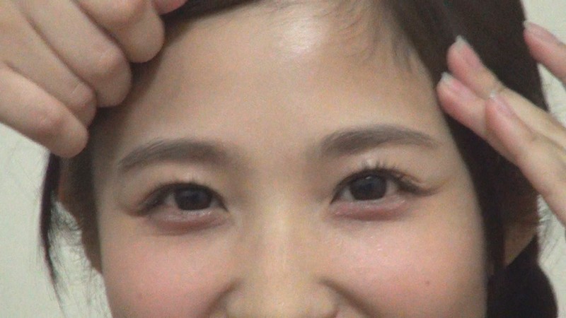 素人娘の全裸図鑑13 今時の女の子12名が恥らいながら脱衣していく様子をじっくり撮影した、変態紳士のためのヘアヌードコレクション サンプル画像 16