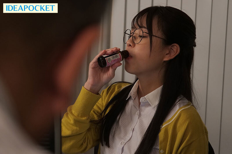 大嫌いな上司に媚薬を飲まされ卑猥下着を着せられ何度もイキまくる巨乳地味メガネOL 入社した会社は変態達の巣窟でした…。 滝川すみれ サンプル画像 2