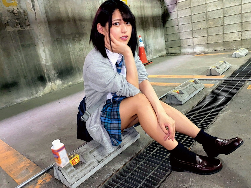 女子学生図鑑「クラスメイト紹介してください!」で紡ぐ制服の輪新・青い制服編Mちゃん出逢った瞬間に通じ合う相性抜群のち○ぽとま○こ!イキまくりのお祭り4PSEX!! サンプル画像 1