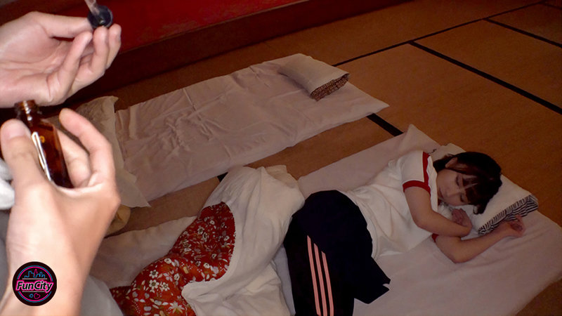 【超卑劣 追跡視点】キャンプ場で見つけた正義感強そうな女子●生を追跡夜●い睡眠姦ww サンプル画像 14