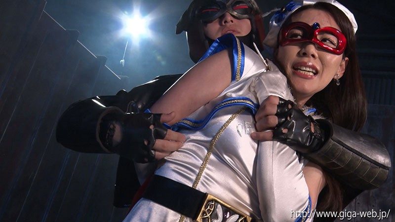 美魔女仮面アラフォンテーヌ 伊東沙蘭 サンプル画像 3