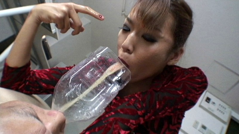 人間崩壊シリーズ01 ゲロスカ痴女 真鍋アズサ ～強●食ゲロ、糞尿便器、ゲロ手コキザーメン搾り出し編～ サンプル画像 4
