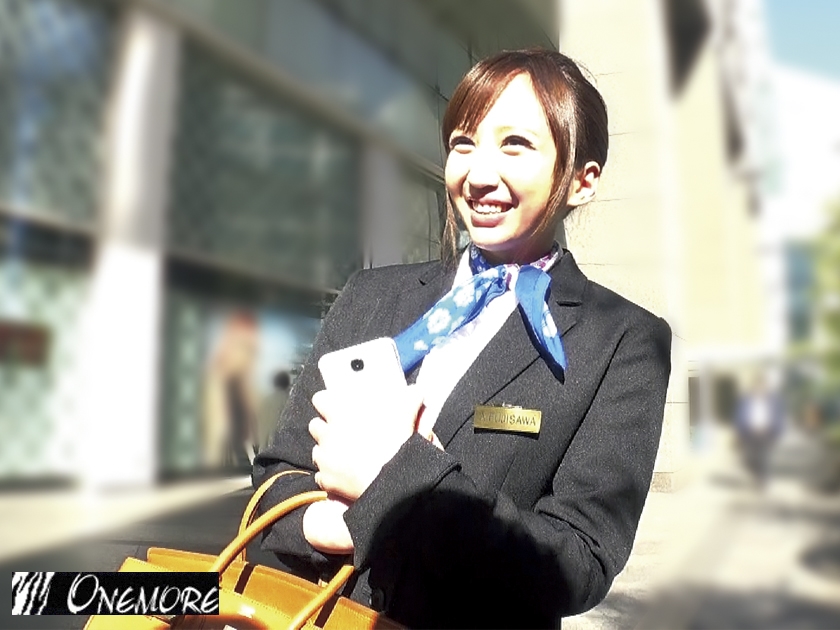 都内有名百貨店高級化粧品売り場店員 藤沢亜美25歳結婚2年目 AVDebut サンプル画像 3