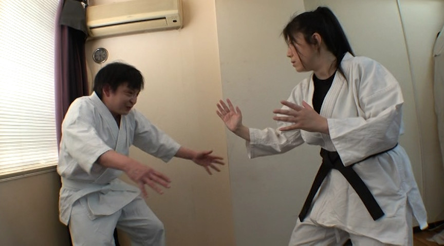 格闘熟女医 ～舐め犬調○～ 桜木かおり サンプル画像 1