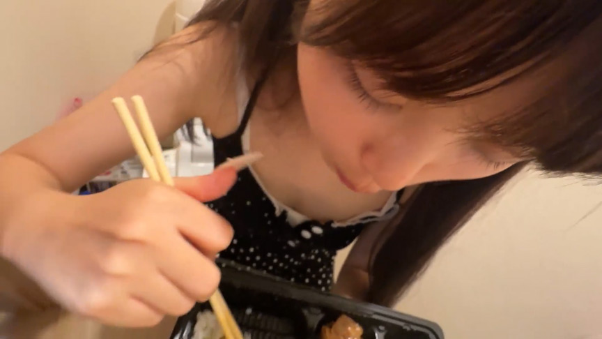 ちかちゃんトイレで早弁 サンプル画像 4