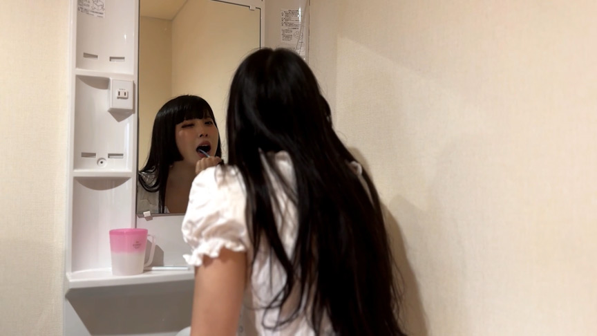 コスプレイヤーMちゃんの歯磨きベロ磨き サンプル画像 2