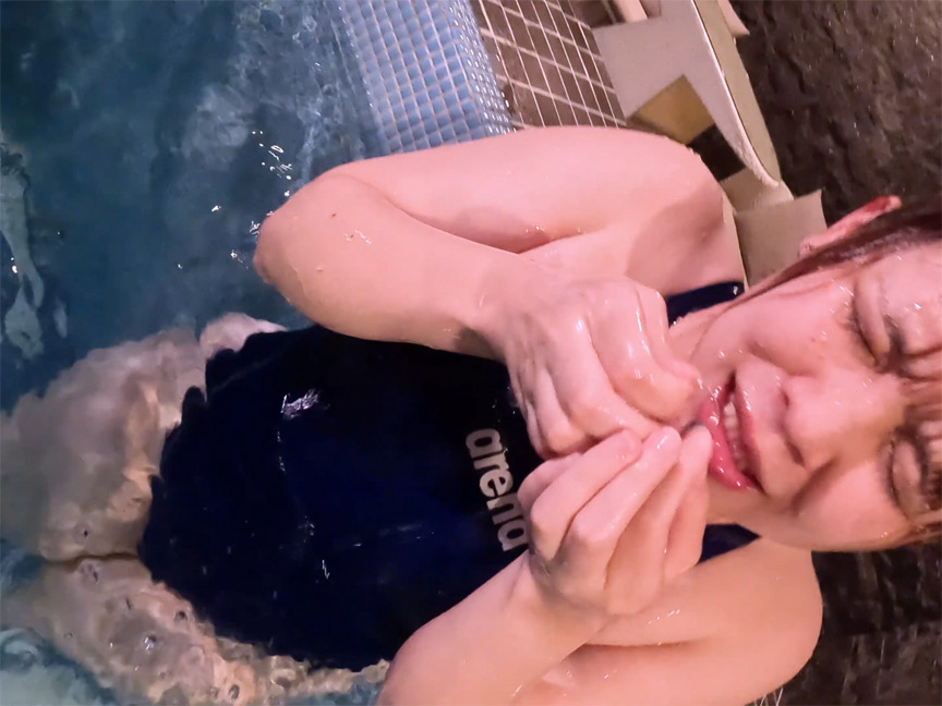 競泳水着で凶悪腹パンチバチボコイラマチオと水中潜水 サンプル画像 21