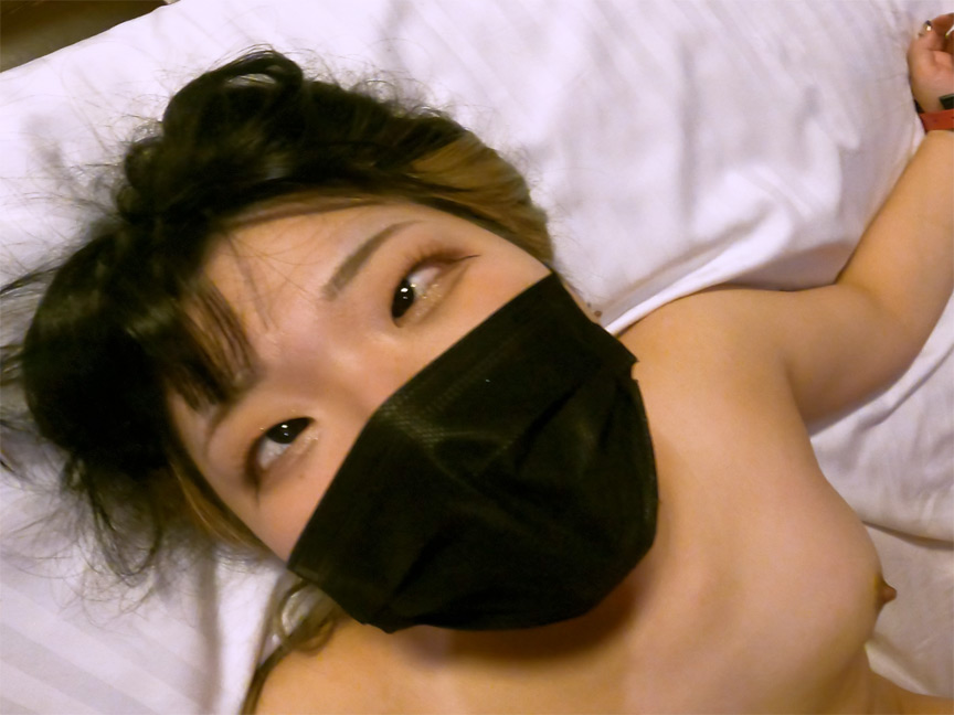 天然もの地雷系娘を踏みつけてアヘ顔腹パンチセックス サンプル画像 9